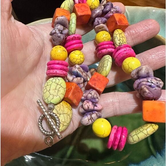 Artisan Handcrafted Dyed gemstone  Necklace & Earrings - Picture 3 of 4